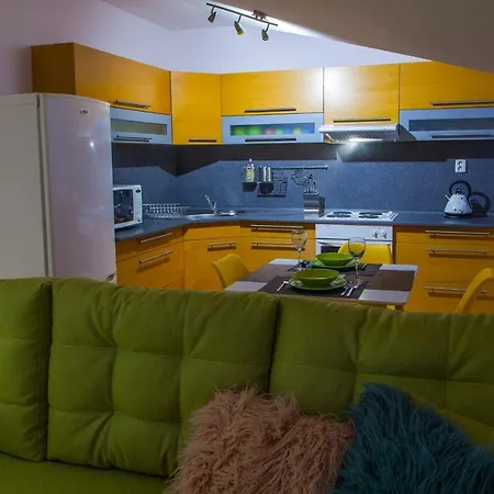 Apartman Slavkov - *